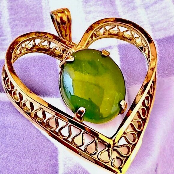 Jade Prong Set Heart Pendant 925 Sterling Silver with Gold Overlay - Picture 9 of 9